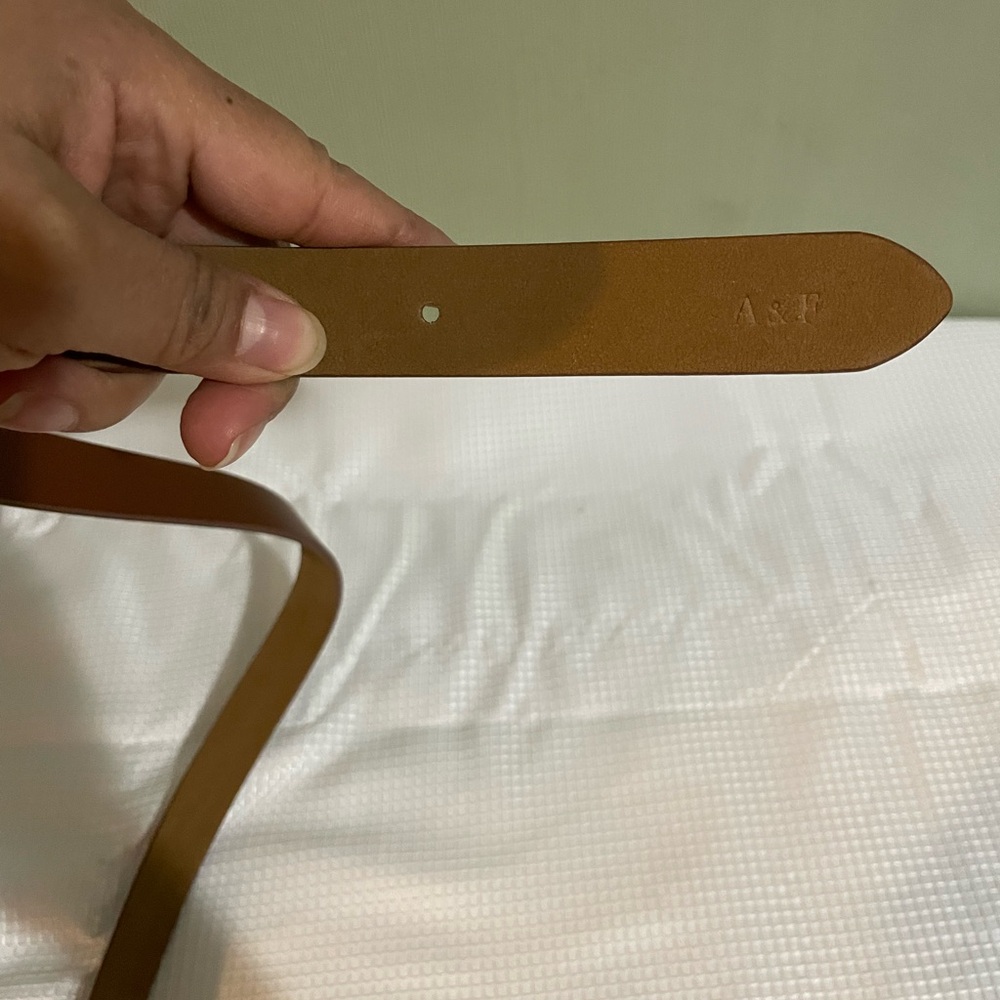Abercrombie & Fitch Tan Leather Belt with Gold Buckle - Picture 4 of 4